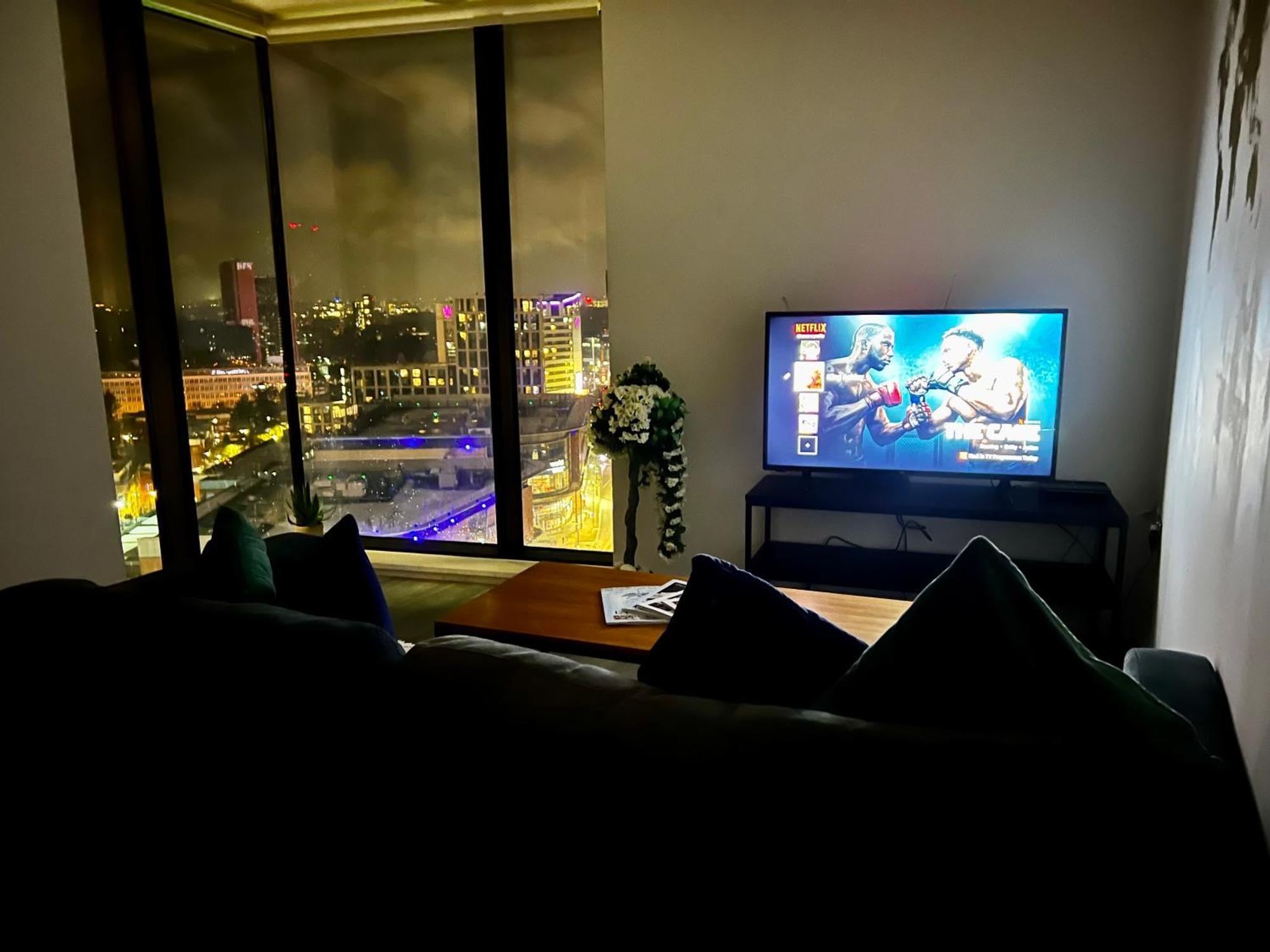 Premium Deals L Last-Minute Stay L 4 Min Walk To Birmingham Central Library L 18Th Floor 2 Bed 2 Bath City Centre Penthouse With Gym & Netflix By Jvt Short Lets Buitenkant foto
