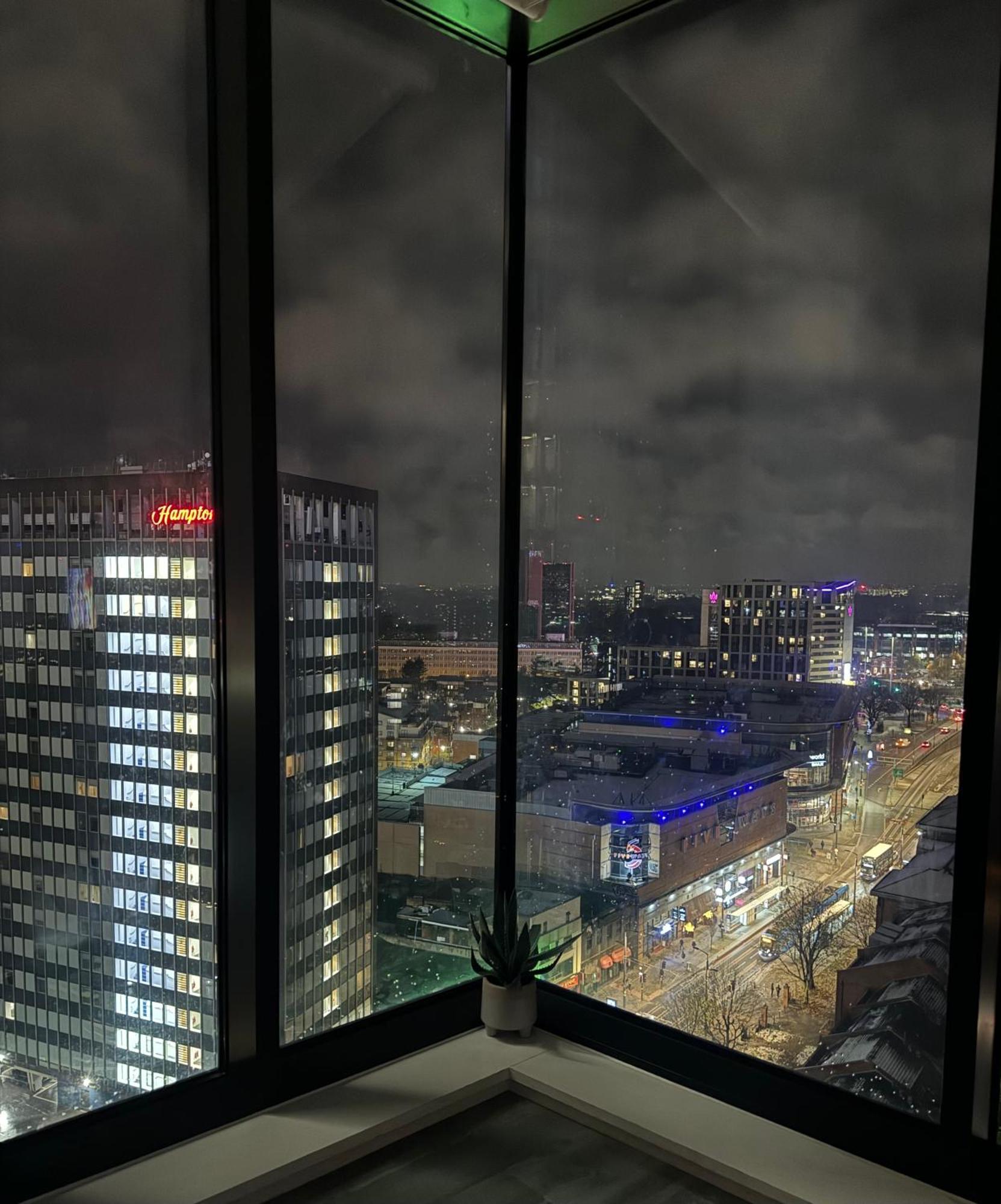 Premium Deals L Last-Minute Stay L 4 Min Walk To Birmingham Central Library L 18Th Floor 2 Bed 2 Bath City Centre Penthouse With Gym & Netflix By Jvt Short Lets Buitenkant foto