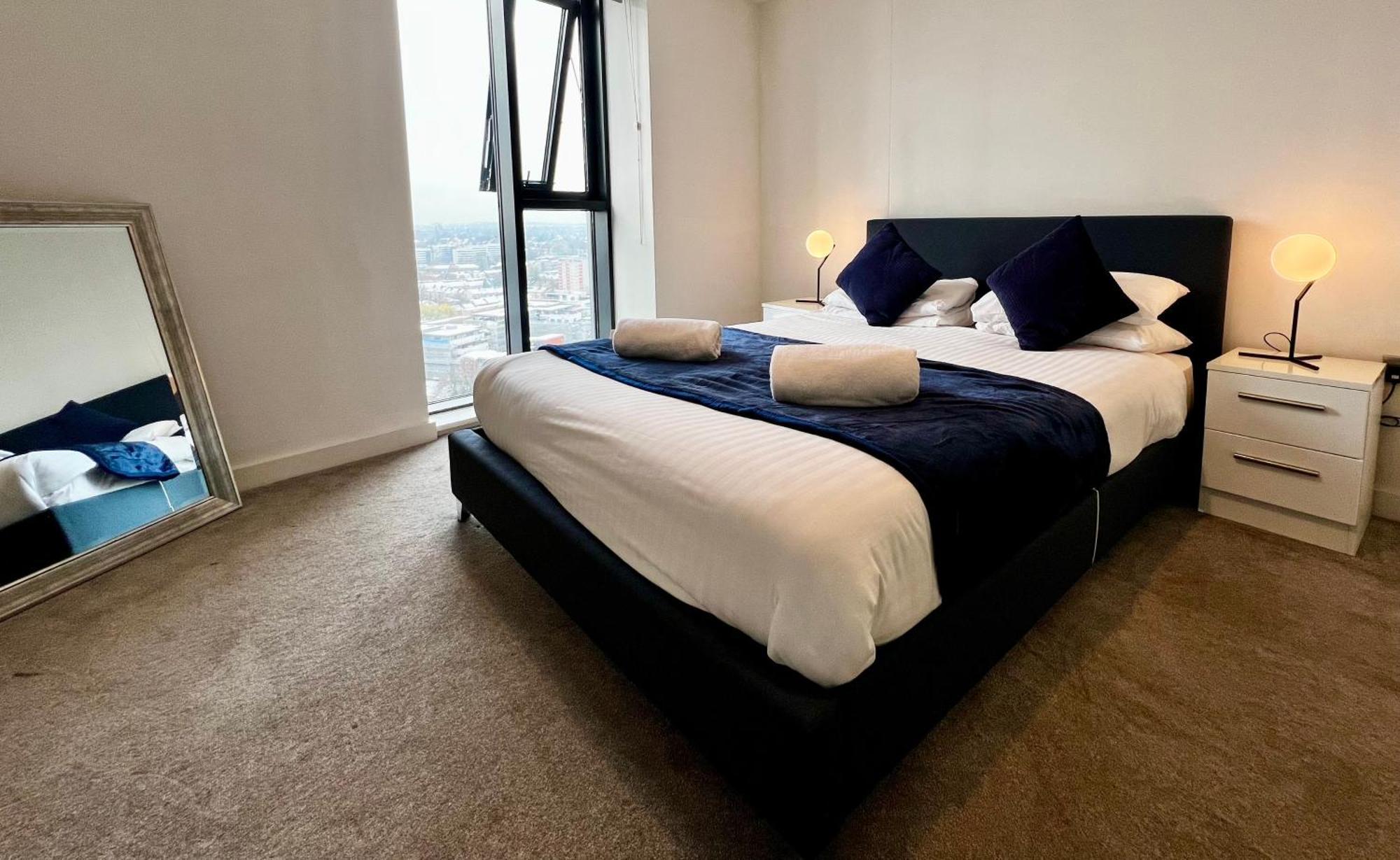 Premium Deals L Last-Minute Stay L 4 Min Walk To Birmingham Central Library L 18Th Floor 2 Bed 2 Bath City Centre Penthouse With Gym & Netflix By Jvt Short Lets Buitenkant foto